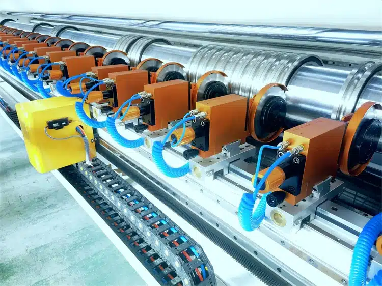 high speed nonwoven slitting rewinding machine04