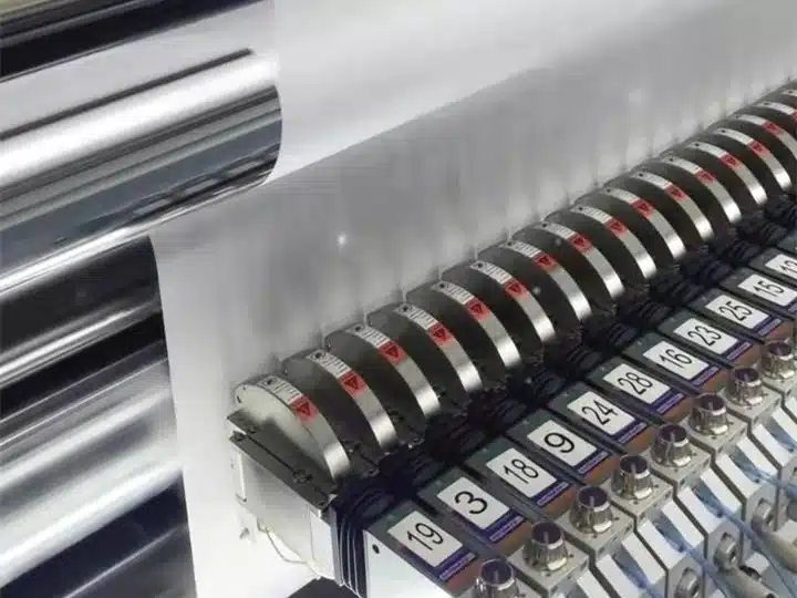 high speed nonwoven slitting rewinding machine07